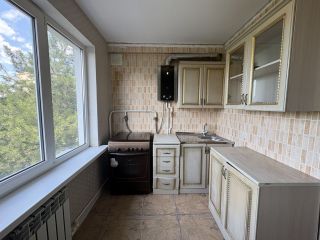 Продам трехкомнатную квартиру с индивидуальным отоплением евроремонт установлены пластиковые окна фото Армавир